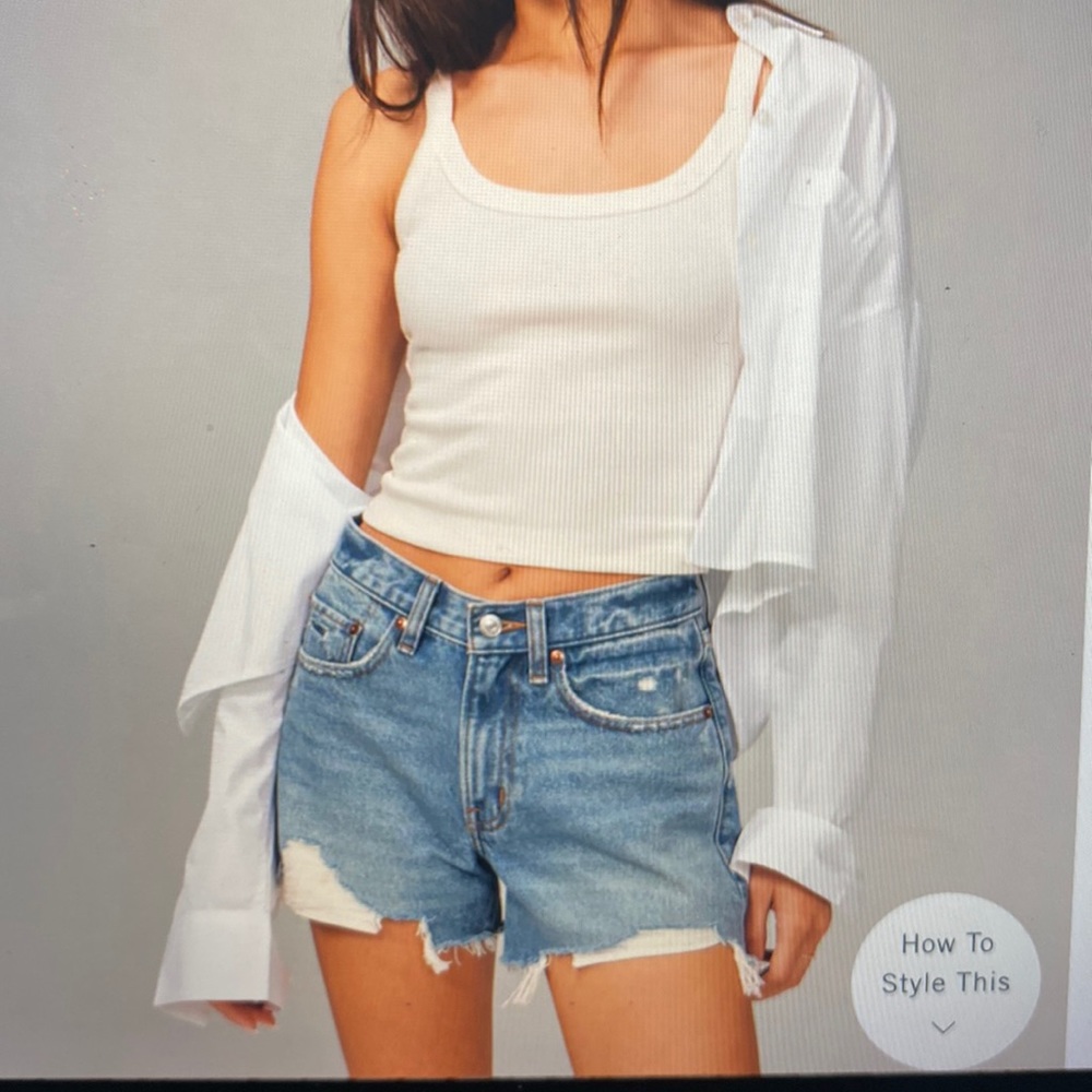 Abercrombie Mid Rise Boyfriend Short